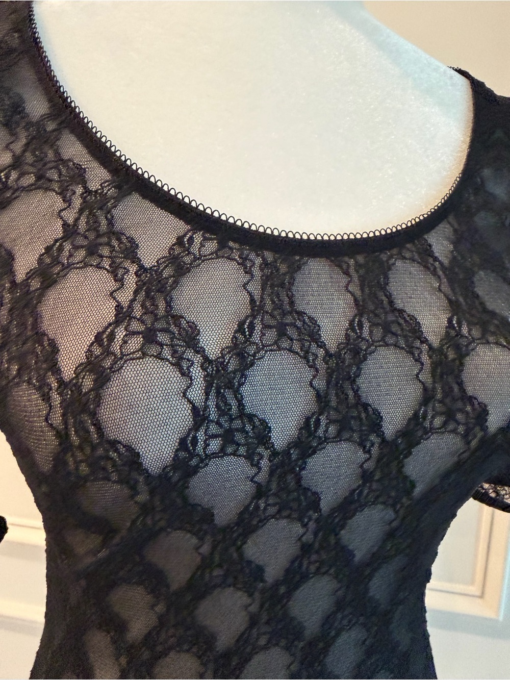 Wolford Black Sheer Lace Top Fitted Stretch Short Sleeve Blouse Size L - Picture 9 of 10